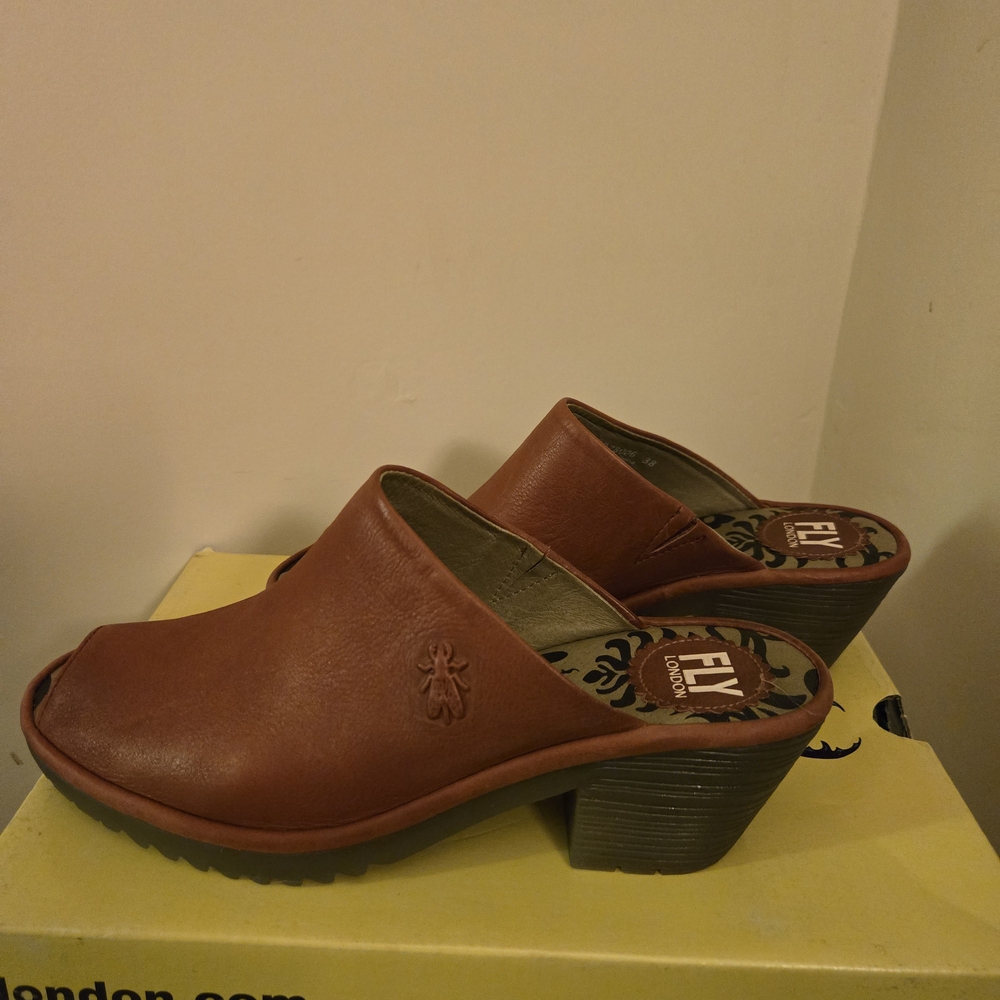 Fly London Women's Size 38 Raspberry Colored Leather Mules - Picture 2 of 7